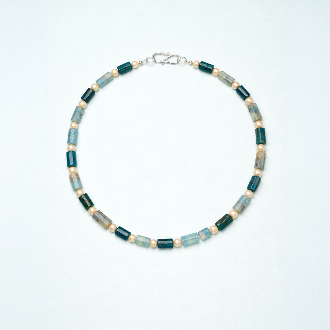 Calcite & Blue Apatite Necklace — Unikat